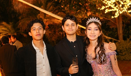  Sebastián Barajas, Juan Pablo y Valeria Centeno.