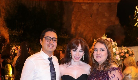  David González, Edna Kannan y Patricia González.