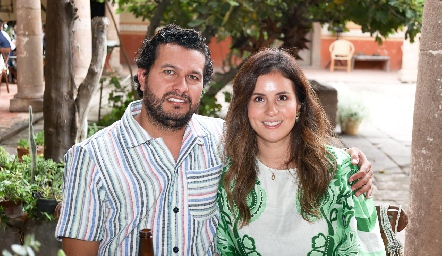  José Ramón Barragán y Valeria Flores.