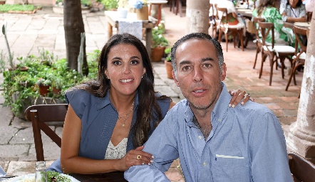  Cristina Barragán y Gonzalo Benavente, papás de José María.