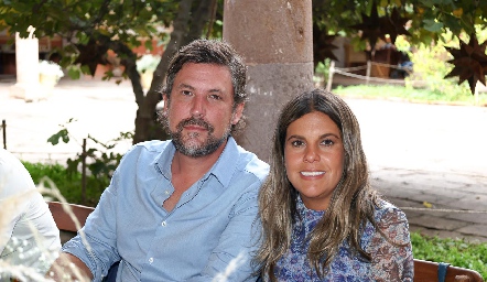  Diego Rodríguez y María José Barragán, padrinos de José María.