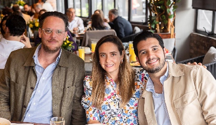  Rodrigo Ruiz, Ana Gaby Díaz Infante y José Ramón Benavente.