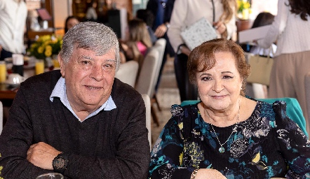  Salvador y Rebeca.