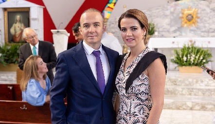  Carlos Velázquez y Anna Lorca, padrinos de Pastora.