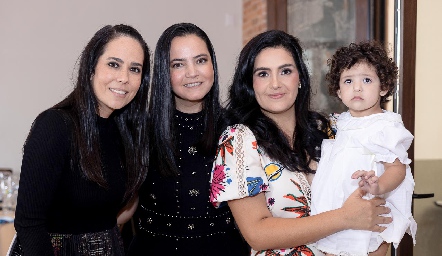  Sofía Estrada, Mariana Meade, María José Velázquez y Pastora.