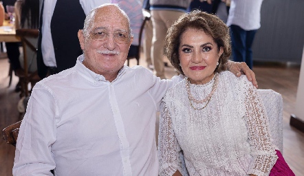  Carlos Velázquez y María Zendejas, abuelos de Pastora.