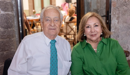 Ángel Mario y Yolanda Valdés, abuelos de Pastora.