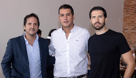  Fernando Arrendondo, Arturo César y Jaime Hernández.