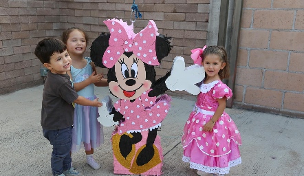  Thiago, Macarena y Eugenia.