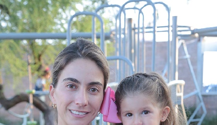  Lorena Andrés y Eugenia Abud.