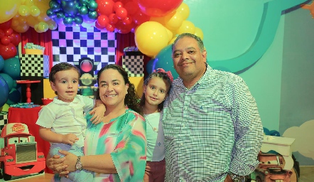  Santiago Labastida, Miriam Flores, Ángeles Labastida y Miguel García.