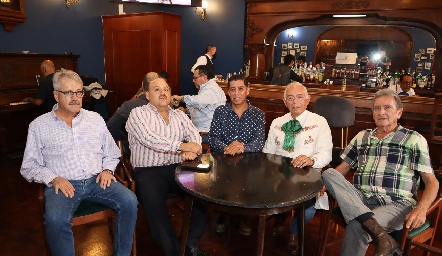  Martín Díaz, Jaime Ramírez, Oscar Macías, Sergio Azua y Francisco Castro de la Maza.