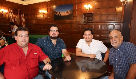  Fernando Matienzo, Rodrigo Matienzo, Javier y Emmanuel Bear.