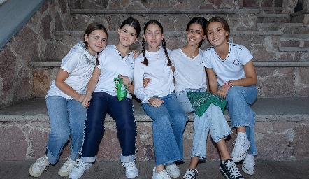  Roberta Benavente, Carlota Lebrija, María Conde, Jime Fernández, Lorenza Gómez.