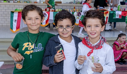  Marco César, Julián, José María Martínez.