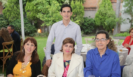  Gabriela Gómez, Diego Mercado, Diana Gómez y José Mercado.