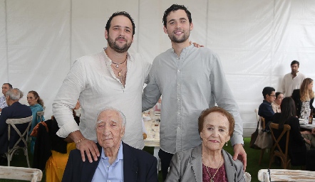  Mauricio Iga, Jorge Andrés Iga, Alfonso César y Armida Saldívar.