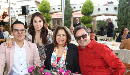  Miguel Ángel, Johana, Lupita Muñiz y Francisco Huerta.