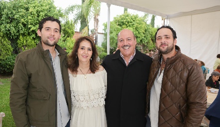  Jorge Andrés Iga, Carolina César, José Iga y Mauricio Iga.