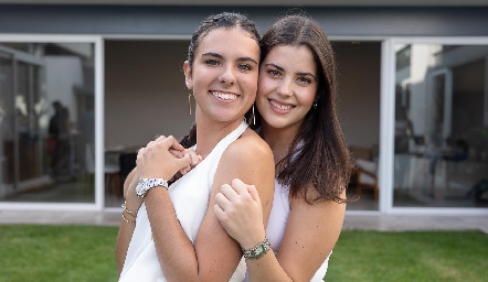  Daniela Galán y Marijó Villalobos.