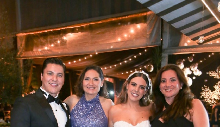  Christian Figueroa, Iliana Gámez, Adriana Zapata y Caro Rocha.