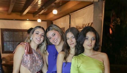  Mariana Zapata, Giovanna Sotelo, Loretta Abud y Arantza Ramírez.