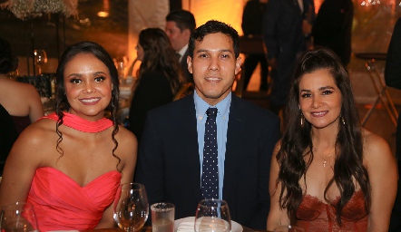  Carolina Lárraga, Carlos Moguel y Cynthia Flores.