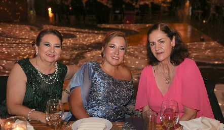  Roxana González, Adriana Enríquez y Anita Villalobos.