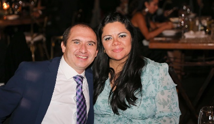  Oliver López y Martha Lilia Acevedo.