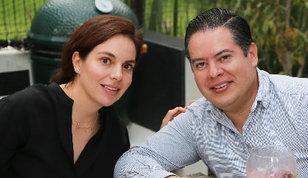  Alejandra Rosales y Gabriel García.