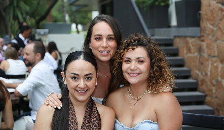  Fantina Díaz de León, Carolina Silva y Danna Curiel.