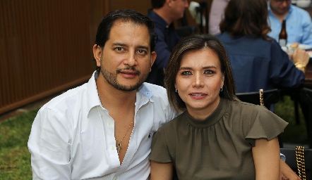  Arturo Nava y Julieta González.