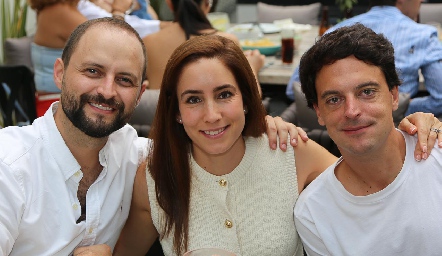  Juanjo Dibildox, Daniela Boelsterly y Miguel Ruiz.