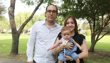  José Guillermo Silva, Paloma Romo y  Yamilé Fontes.