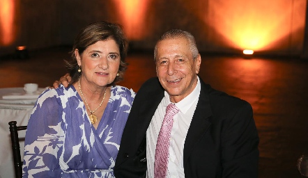  Lupita y Antonio Solorzano.