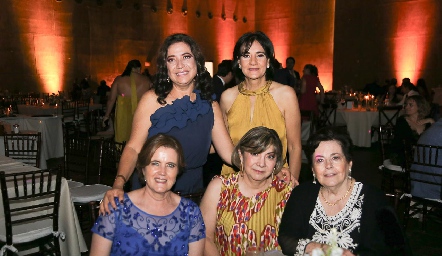  Leticia Vázquez, Georgina Wong, Margarita Ortiz, Georgina Ramos y Guadalupe Arredondo.