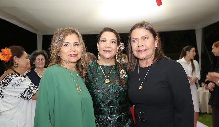  Margot Medina, Maribel Posadas y Carolina Medina.