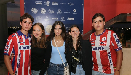  Patricio, María José, Carmina, Vale y Juan Pablo González.