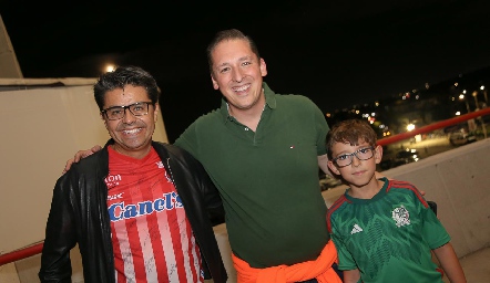  Víctor Cano, Héctor Báez y Héctor Báez.