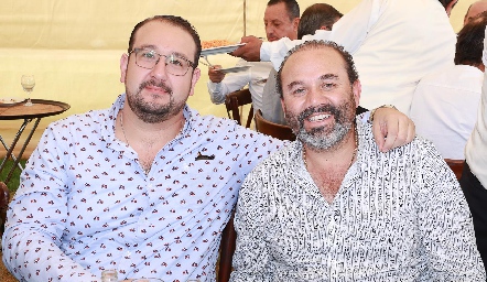  Andrés y Ricardo.