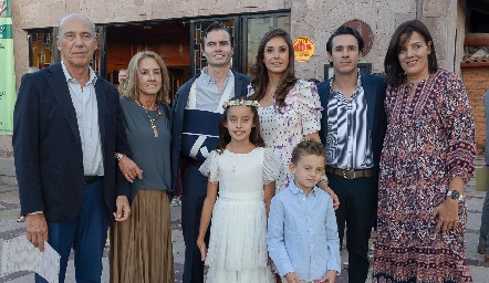  José Manuel Díaz, Alma Orozco, Tato Flores, Ale, José Manuel y Monserrat Díaz Infante con Julia y Juan Carlos Flores.