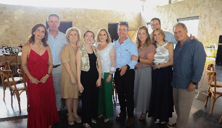 Rocío Nieto, Jorge Mendizábal, María José de Beascoa, Alejandra Mendizábal, Jana Del Valle, Sergio Mendizábal, Vero Aguirre, Meme Lozano, Ale Santos y Enrique Minondo.