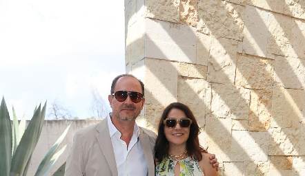  Manuel Toledo y Adriana Calderón.