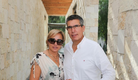  Karina Ramos y Mauricio Alcalde.