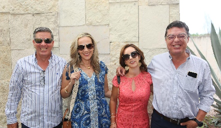  Oscar y Mari Carmen Mendizábal, Alejandra y Antonio Gutiérrez.