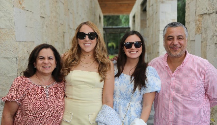  Claudia Ávila, Diana Olvera, Marisol Cabrera y Alejandro Villasana.