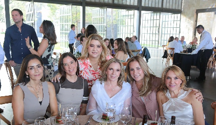  Came Stevens, Pía Bores, Carmenchu, Jana Del Valle, Vero Aguirre y Ale Santos.