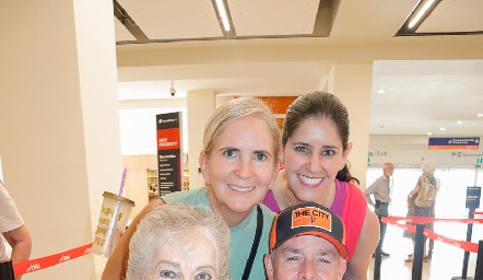  Margarita Pérez, Ivette Coulón, Lucrecia Espinosa y Jorge Mendizábal.