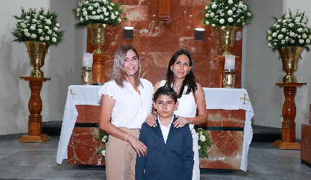  Jonel Sharp, Claudia Tovar y Rafael Martínez.