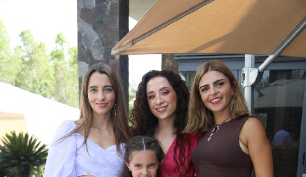  Ana Paula de los Santos, Marina Rosillo, Claudia Pérez y Daniela de los Santos.